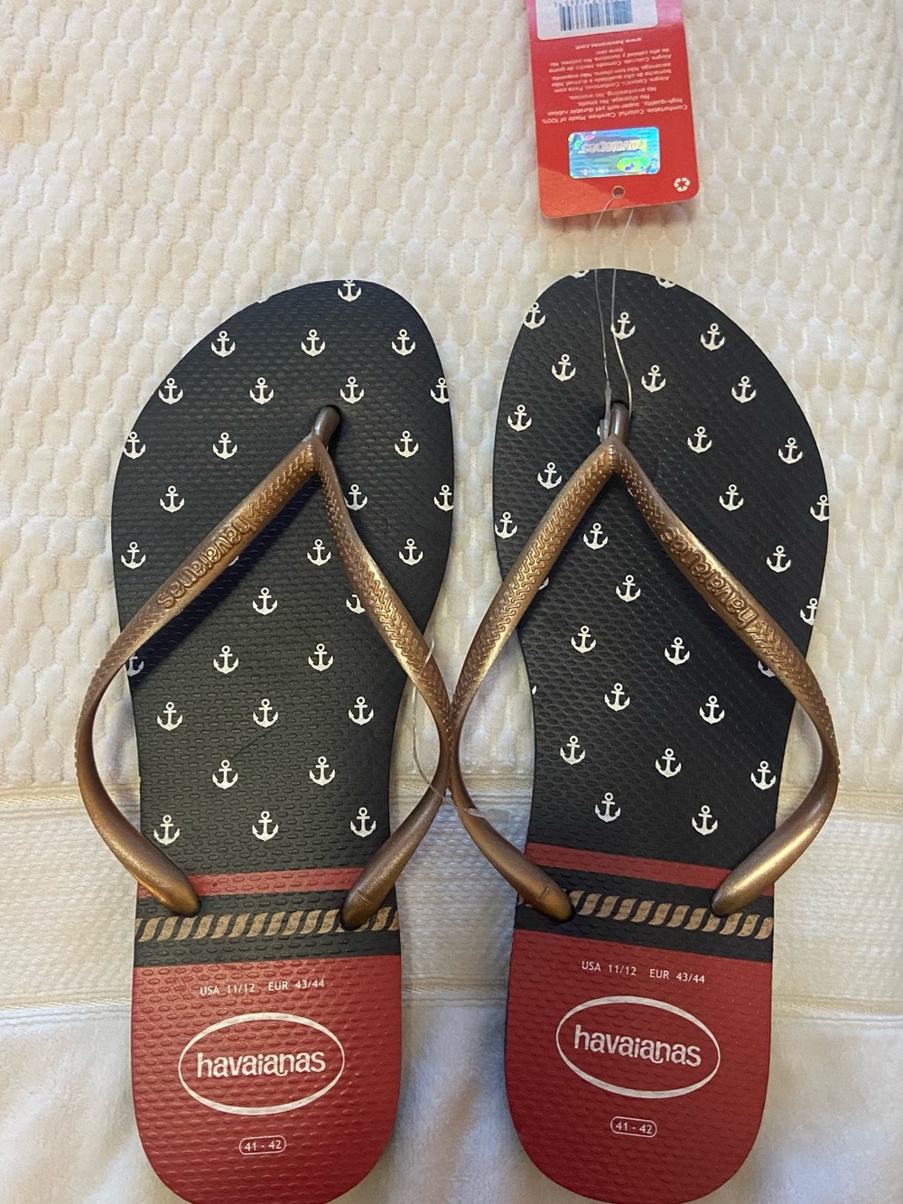 NWT Havaianas Anchor Print Flip Flops in Navy & Red Size 41-42 US Size 10/11